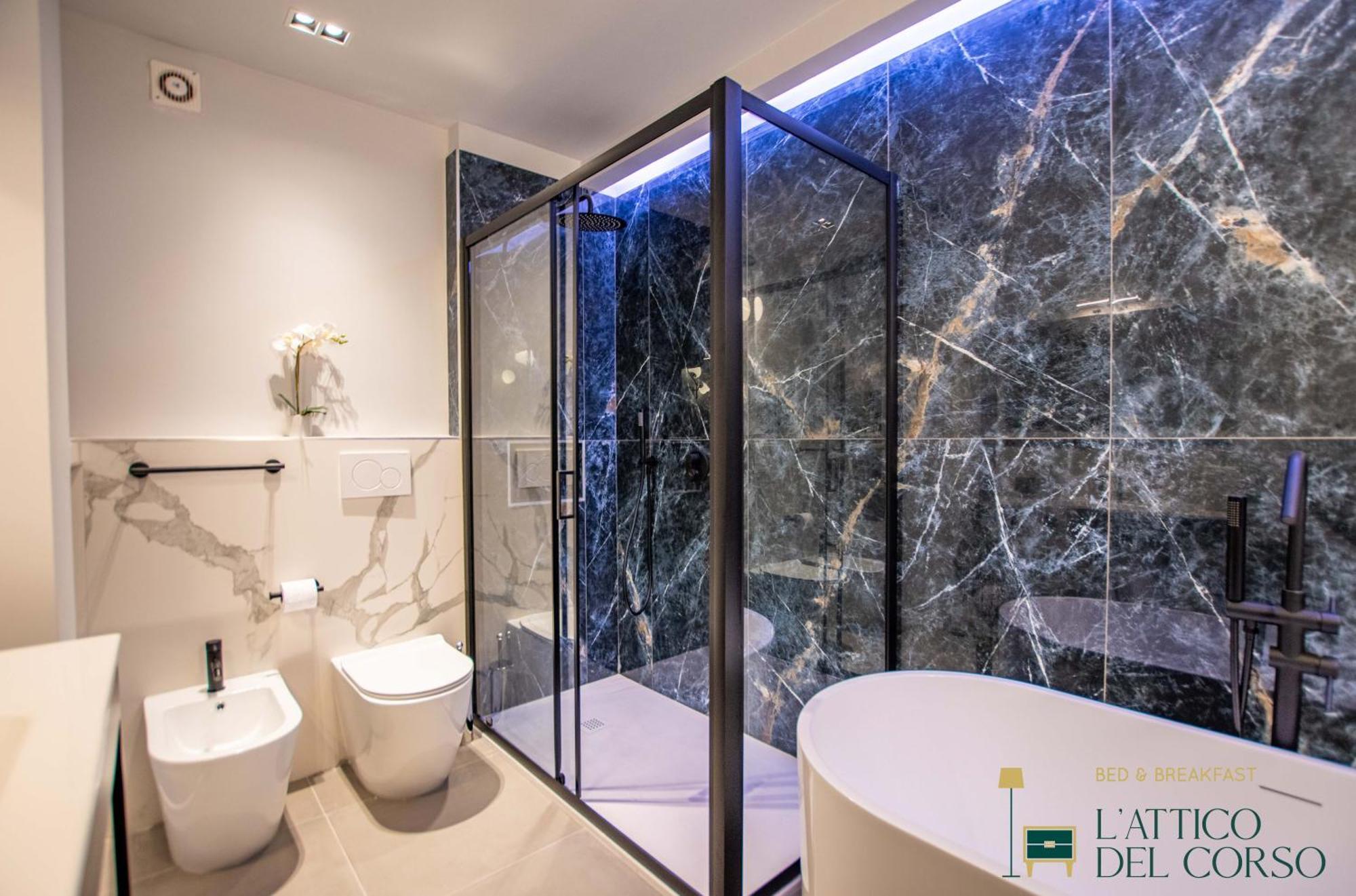 Apartamento L'Attico Del Corso Trieste Exterior foto